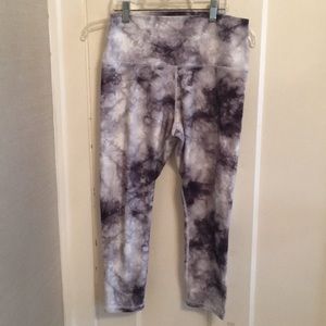 Cropped tie dye leggings
